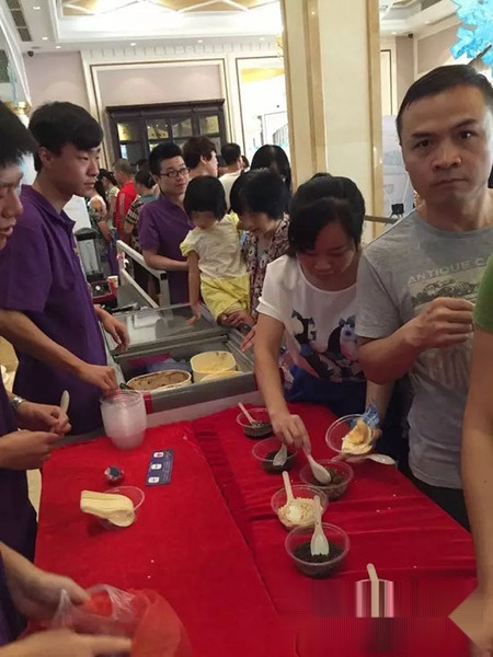 活动现场
点击图片查看下一页 活动现场