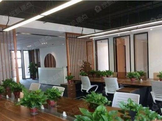 华鹰大厦 公主坟 华鹰大厦精装修 户型方正 双面采光 仅契税