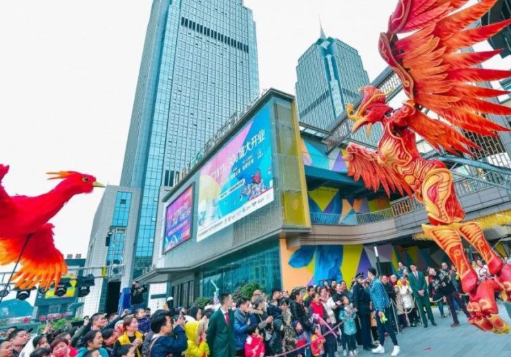 临桂区配套再迎利好消息,11月30日,桂林吾悦广场盛大开业,先发几张