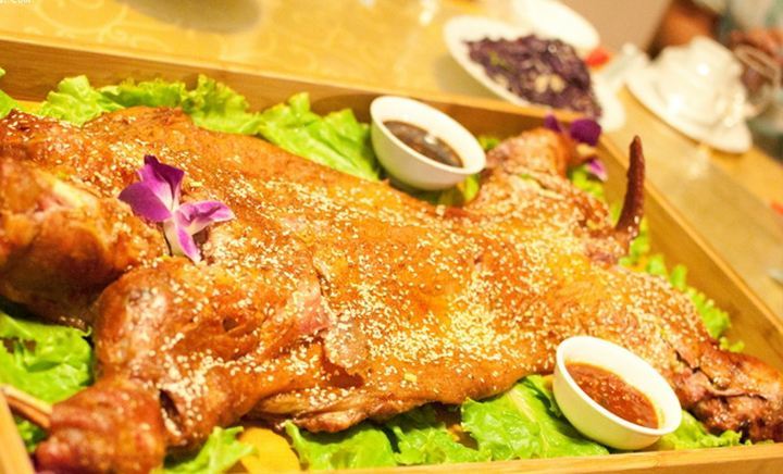 宴遇烤全羊|侨城·湖山原著带你欢享一场烤全羊盛宴!