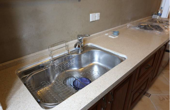 如何选厨房洗菜盆 1cc7bea0-5f55-4d47-8e8b-33e55089d832.png