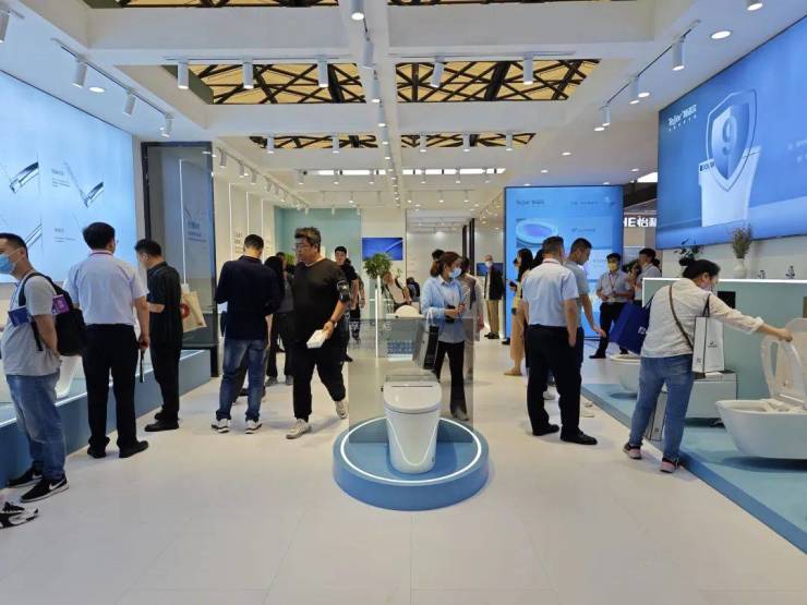 独家｜大疆Pocket3突破一万万台销量，多家手机厂商偏远进军Pocket赛道