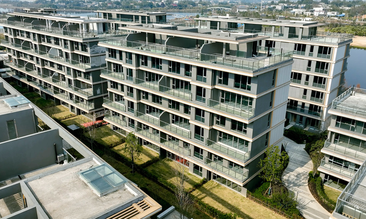 蓝城湖畔云庐实景图