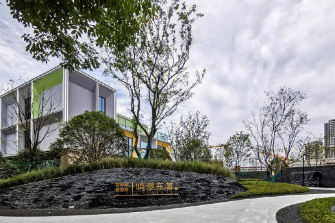 鸣翠东著实景图