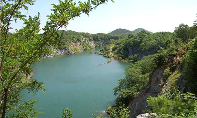 驸马山庄三期玺湖别墅周边配套图