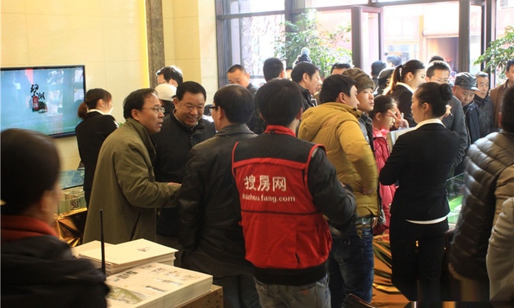 鹏城碧湖云溪实景图