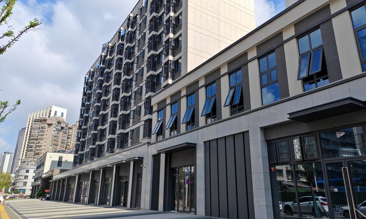 钢旅蓝郡实景图