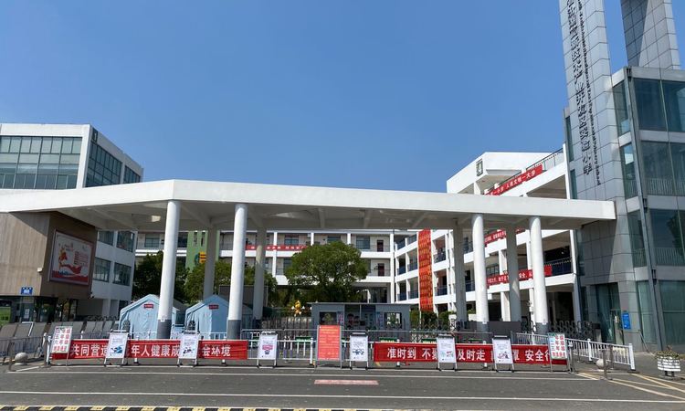 保利湖畔云上周边配套图