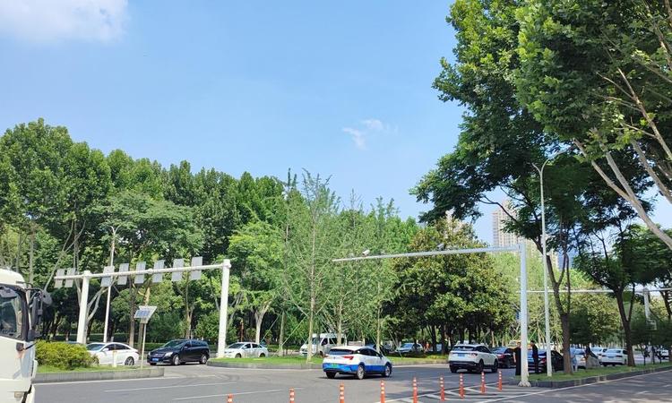 新影华翔城周边配套图