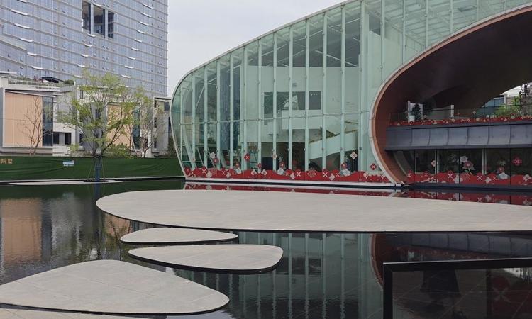 楚天都市春水行云实景图