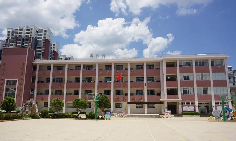 邦泰·阳光湖岸周边配套图