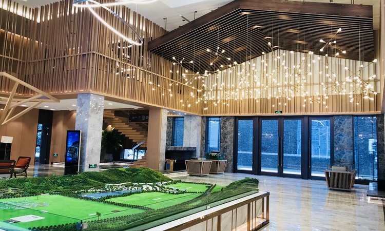 明发湖光山色实景图