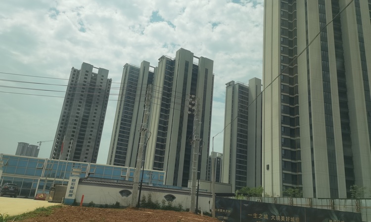 龙湖·昱光之城施工进度图