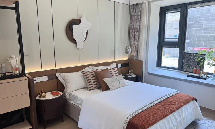  奉发·右岸晶邸样板间