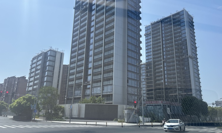 万科·璞拾江峯实景图