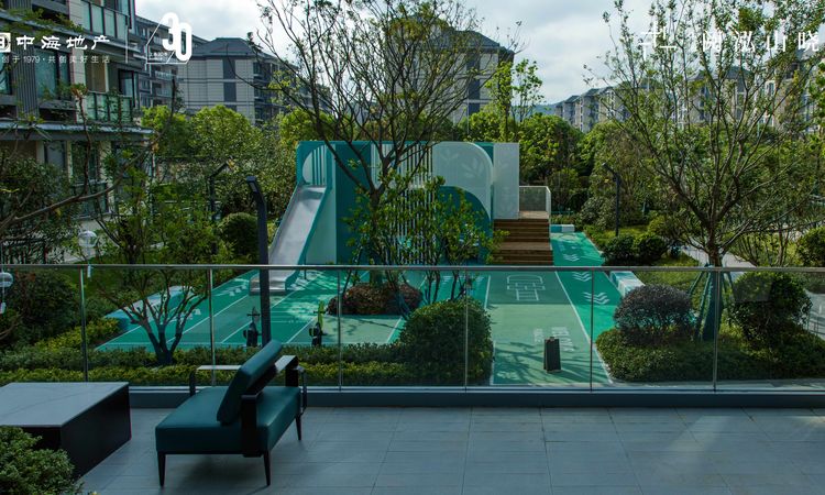 阅泓山晓实景图