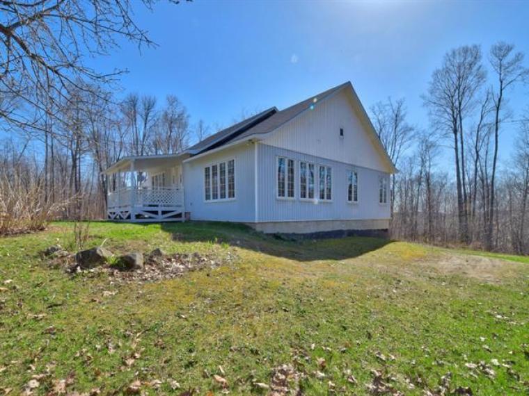 加拿大 加拿大二手房 加拿大gracefield别墅 2卧1卫