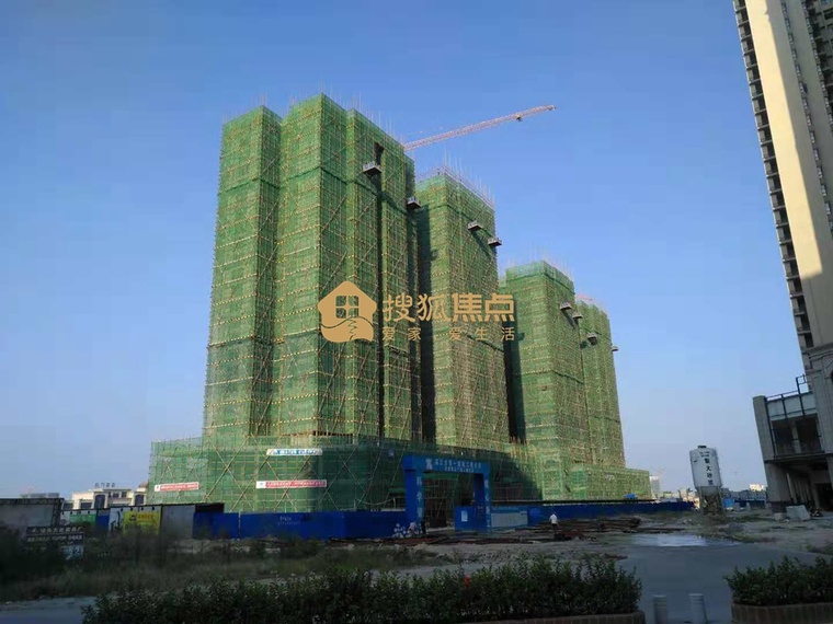 地标海东广场实景图