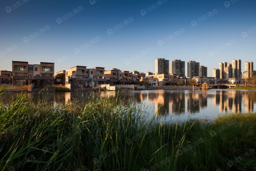 東麗湖萬科城湖心島洋房實景圖_東麗湖萬科城湖心島洋房環境怎麼樣