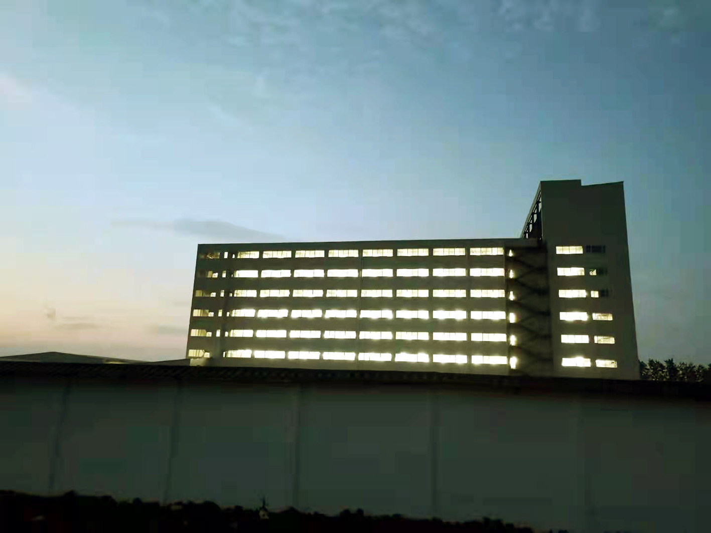 扬州首座大型生态型生猪养殖场试运行