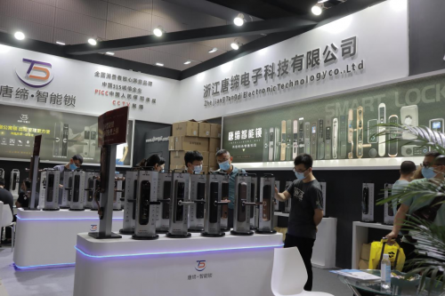 唐缔智能锁亮相广州建材展,带来智能家居优质体验