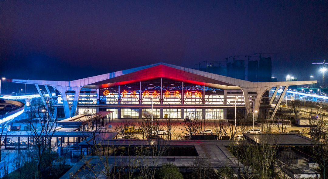 宿迁高铁站综合客运枢纽上海路(高铁站连接线)改造工程的璀璨夜景呢?