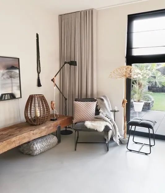 "墙浅地中家具深"之类的配色秘诀可以丢到一边了哈~参考色号大师漆