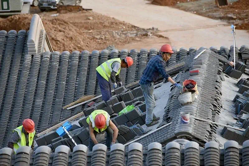 [绿城·桃李春风]匠心匠艺 瓦作·印刻在屋檐上的印记